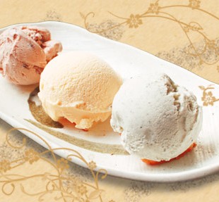 3 kind ice cream platter.